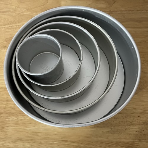 Silverwood round cake tin - round,
