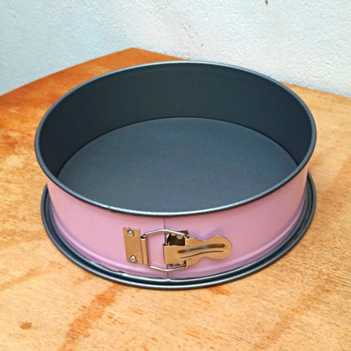 Round springform cake tin - cake,